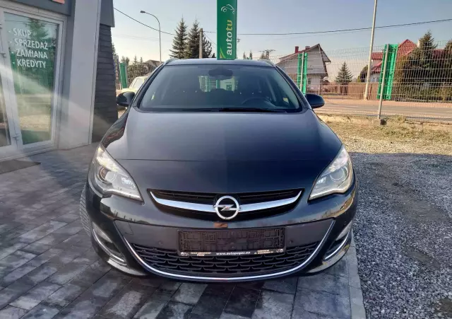 OPEL Astra IV 2.0 CDTI Cosmo