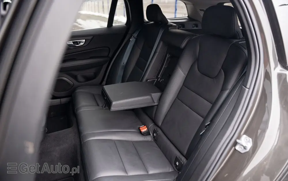 VOLVO V60 B4 B Geartronic Inscription
