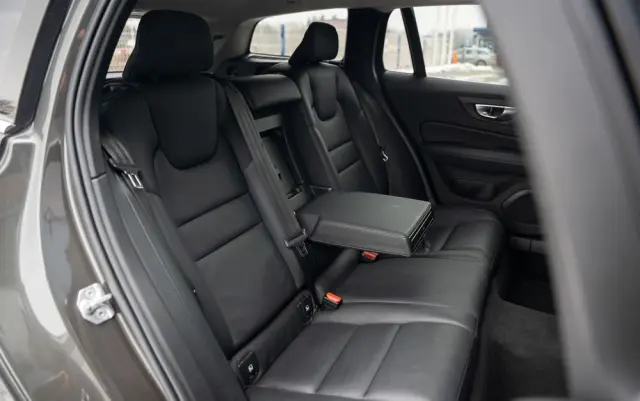 VOLVO V60 B4 B Geartronic Inscription