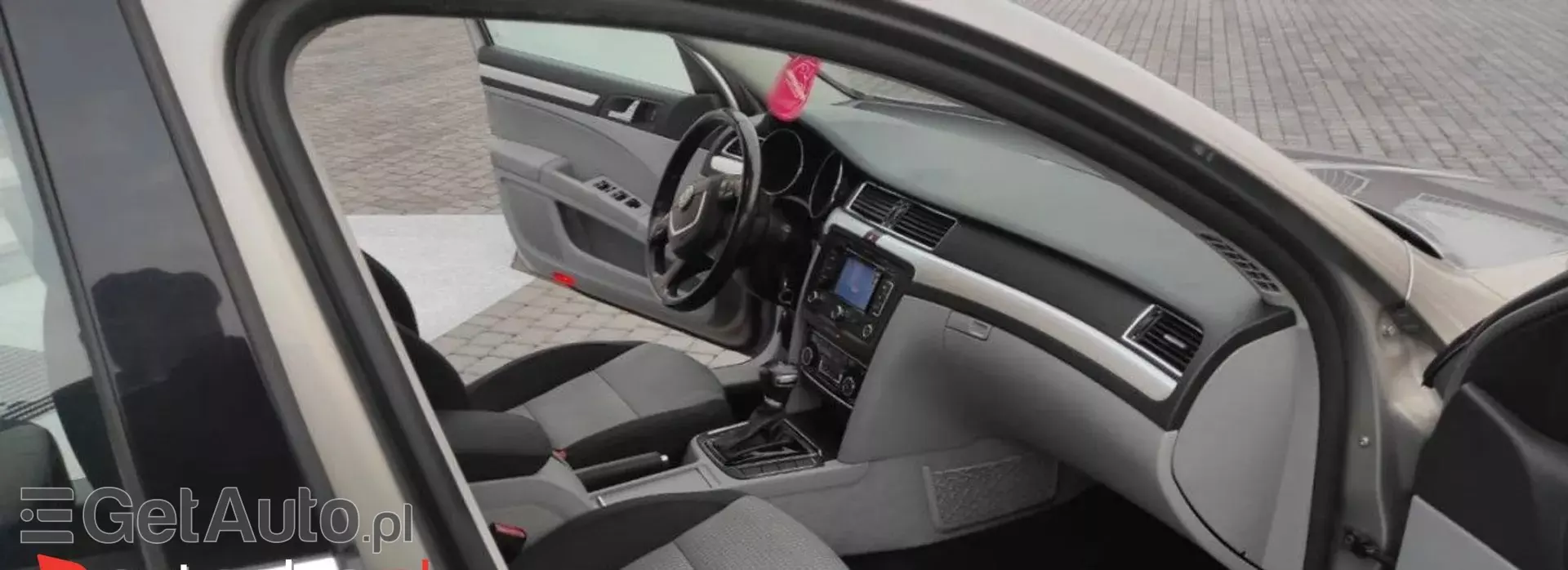 SKODA Superb 2.0 TDI CR DPF (138 KM)