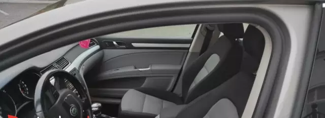 SKODA Superb 2.0 TDI CR DPF (138 KM)