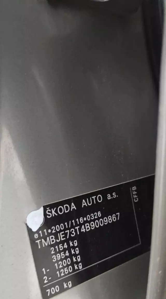 SKODA Superb 2.0 TDI CR DPF (138 KM)