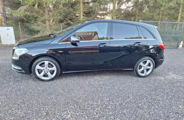MERCEDES-BENZ Klasa B B 180 CDI (109 KM)