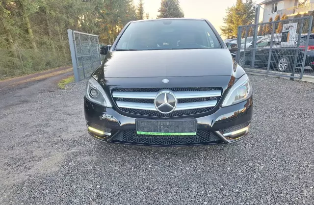 MERCEDES-BENZ Klasa B B 180 CDI (109 KM)