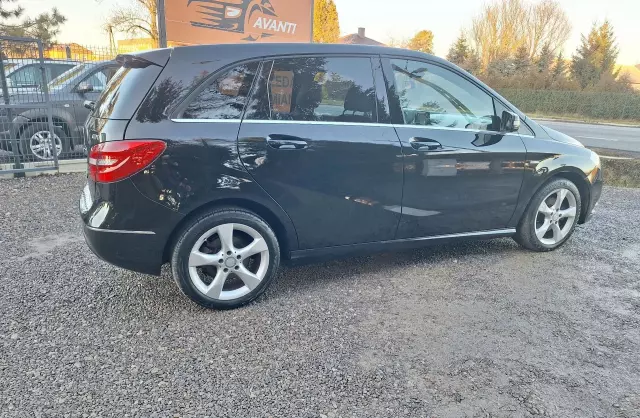 MERCEDES-BENZ Klasa B B 180 CDI (109 KM)