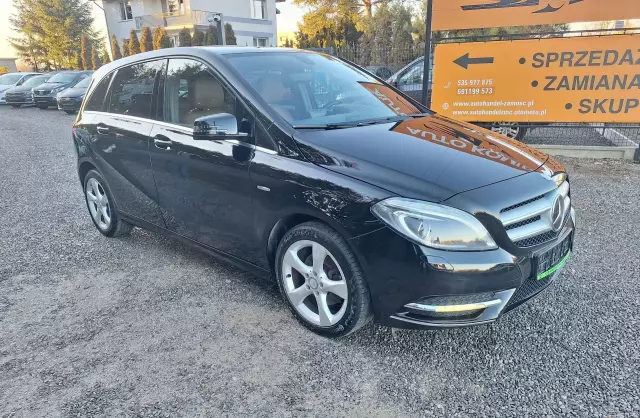 MERCEDES-BENZ Klasa B B 180 CDI (109 KM)