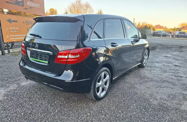 MERCEDES-BENZ Klasa B B 180 CDI (109 KM)
