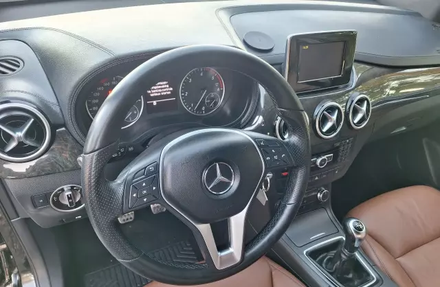 MERCEDES-BENZ Klasa B B 180 CDI (109 KM)