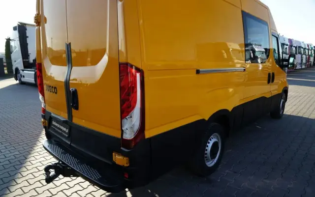 IVECO DAILY 35-140 / BRYGADÓWKA / 7 MIEJSC / BLASZAK / FURGON / SPROWADZONY 