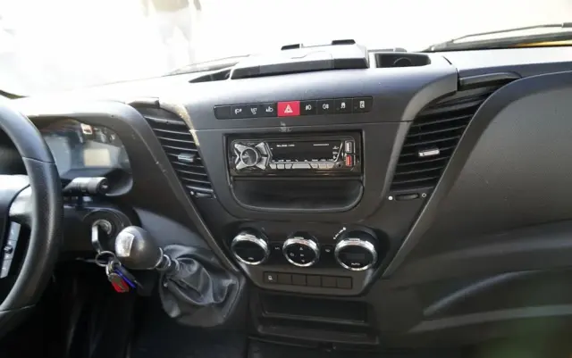 IVECO DAILY 35-140 / BRYGADÓWKA / 7 MIEJSC / BLASZAK / FURGON / SPROWADZONY 