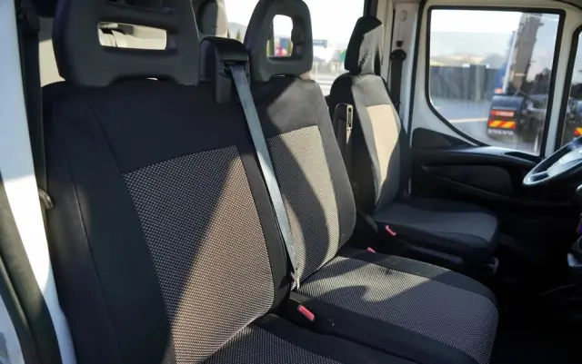 IVECO DAILY 35-140 / BRYGADÓWKA / 7 MIEJSC / BLASZAK / FURGON / SPROWADZONY 