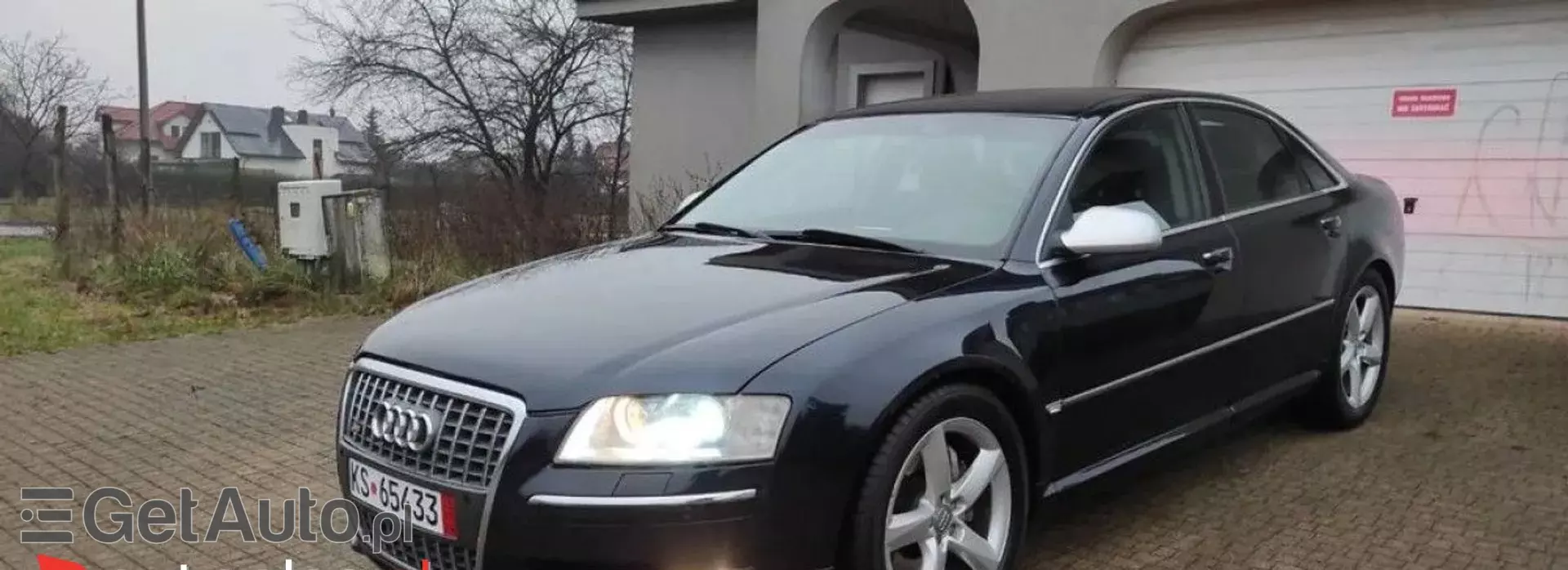 AUDI A8 