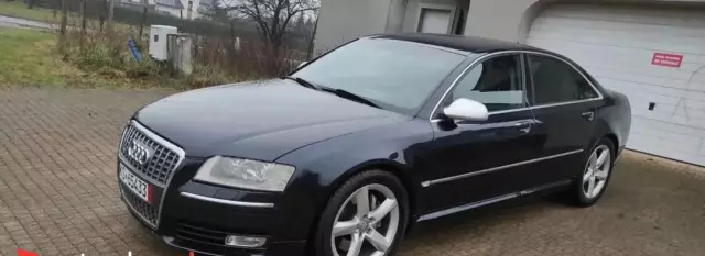 AUDI A8 