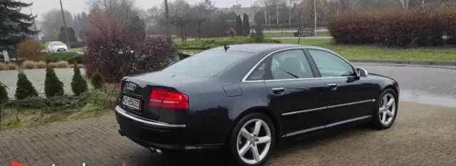AUDI A8 