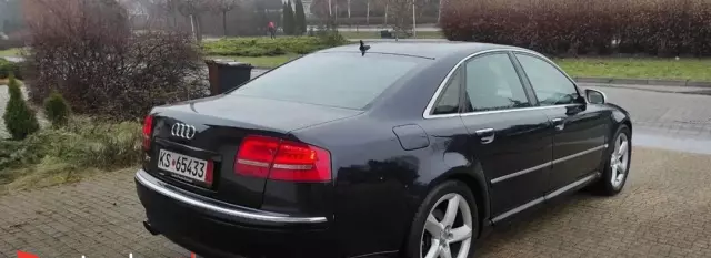 AUDI A8 