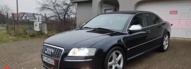 AUDI A8 