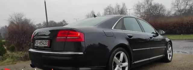 AUDI A8 