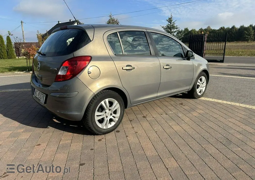 OPEL Corsa 