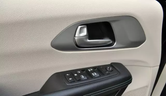 CHRYSLER Pacifica 3.6 V6 (264 KM) Hybrid CVT