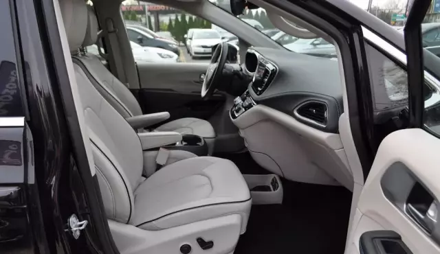 CHRYSLER Pacifica 3.6 V6 (264 KM) Hybrid CVT