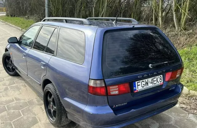 MITSUBISHI Galant 
