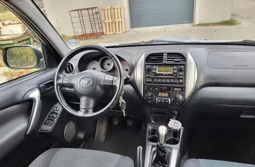 TOYOTA Rav 4 