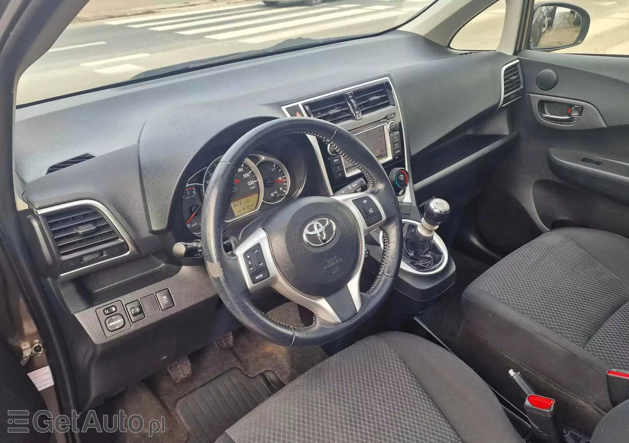 TOYOTA Verso S 1.33 VVT-i Club