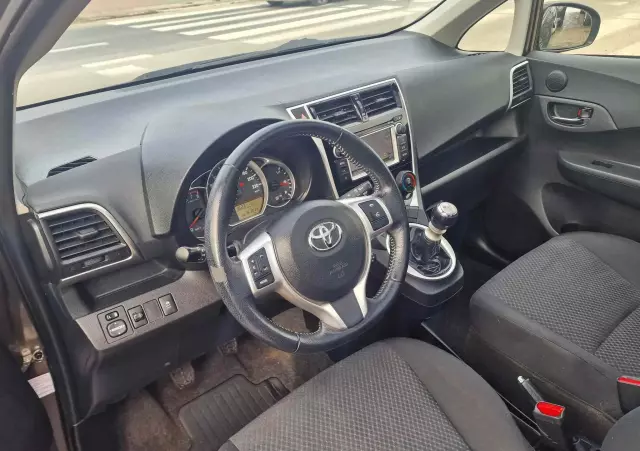 TOYOTA Verso S 1.33 VVT-i Club