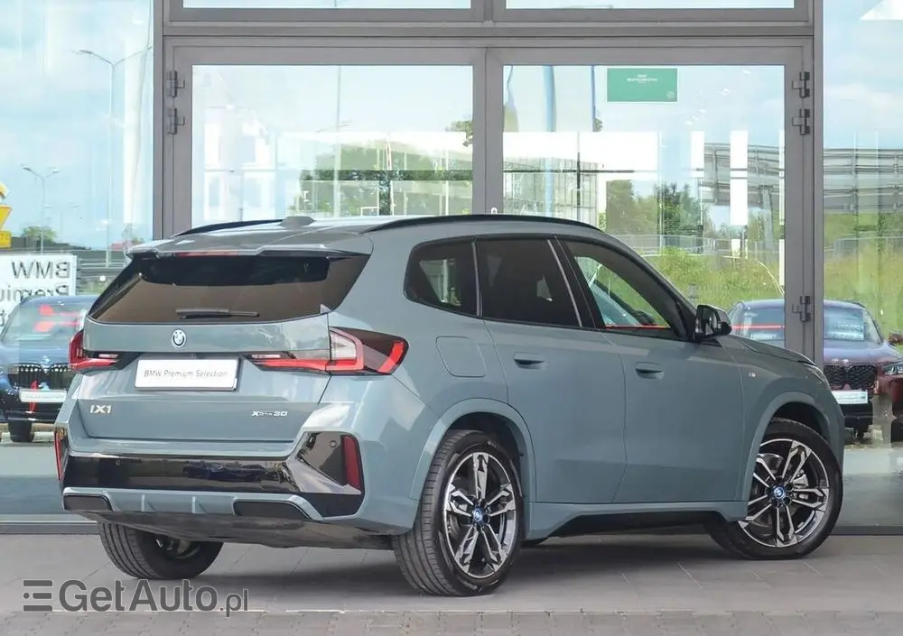 BMW IX1 