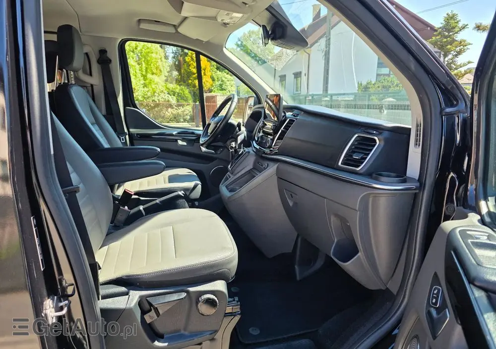 FORD Tourneo Custom 320 L2H1 VA Autm Titanium X