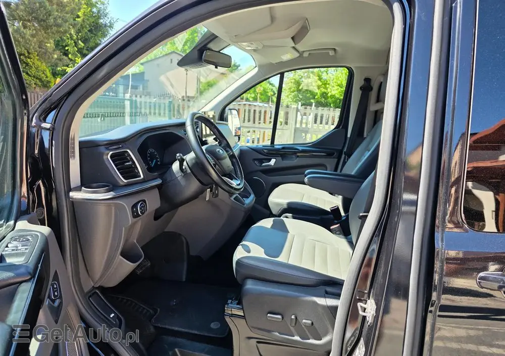 FORD Tourneo Custom 320 L2H1 VA Autm Titanium X