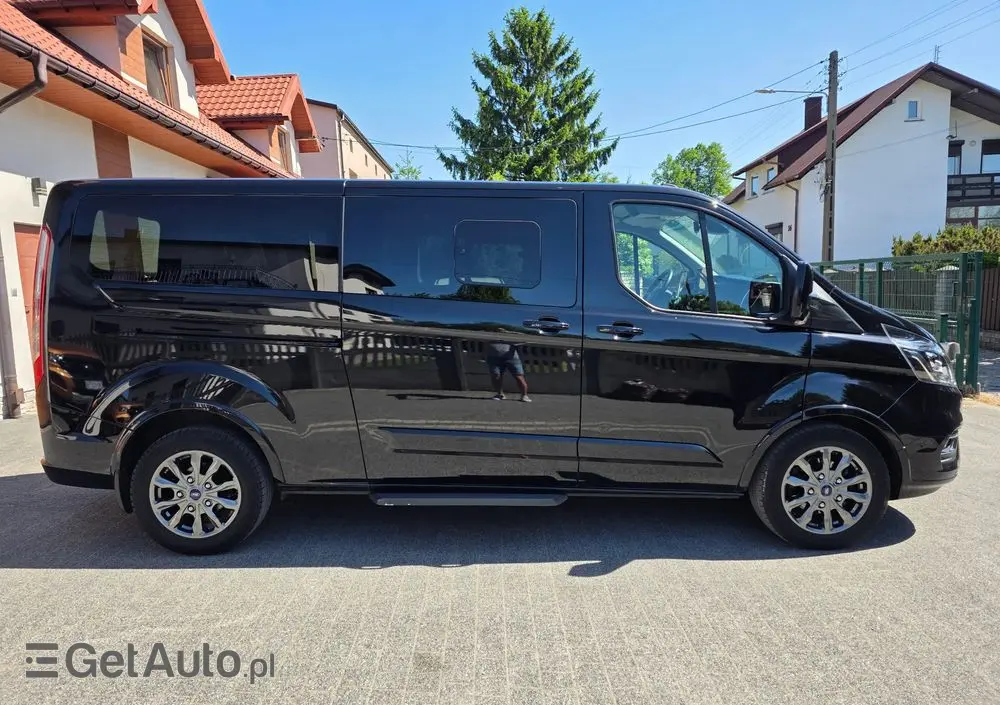 FORD Tourneo Custom 320 L2H1 VA Autm Titanium X
