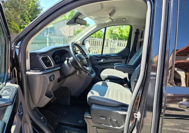FORD Tourneo Custom 320 L2H1 VA Autm Titanium X