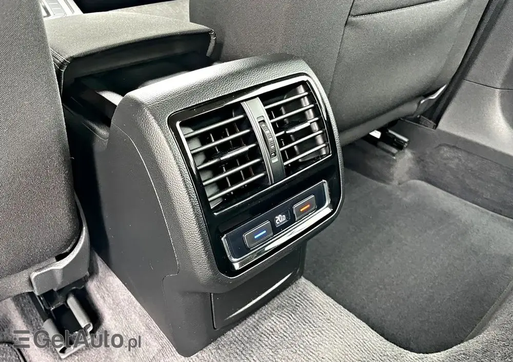 VOLKSWAGEN Passat Variant 1.5 TSI OPF DSG Comfortline
