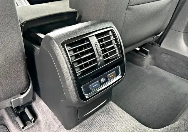 VOLKSWAGEN Passat Variant 1.5 TSI OPF DSG Comfortline