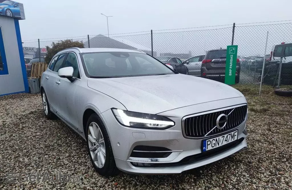 VOLVO V90 