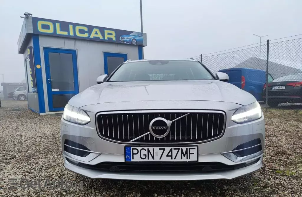 VOLVO V90 