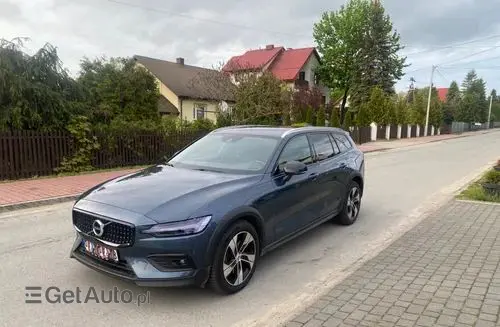 VOLVO V60 Cross Country 