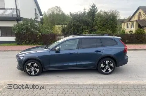 VOLVO V60 Cross Country 