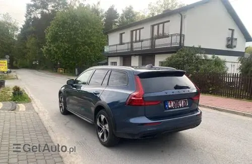 VOLVO V60 Cross Country 