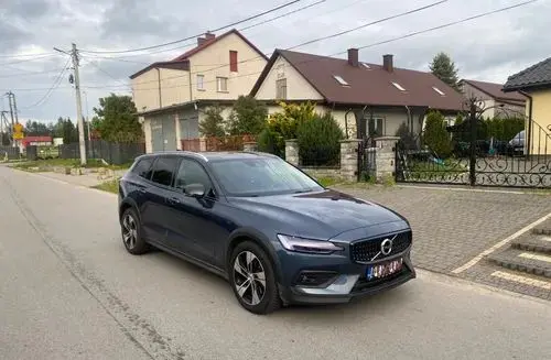 VOLVO V60 Cross Country 