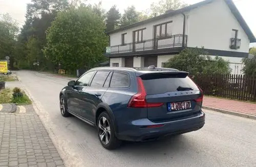 VOLVO V60 Cross Country 
