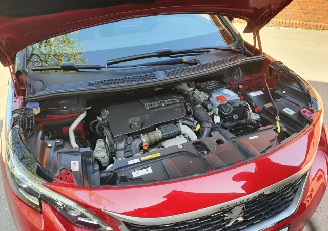 PEUGEOT 3008 BlueHDi 120 EAT6 Stop & Start Allure