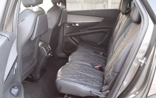 PEUGEOT 5008 2.0 BlueHDI GT S&S EAT8