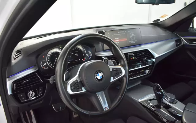 BMW Seria 5 520d M Sport
