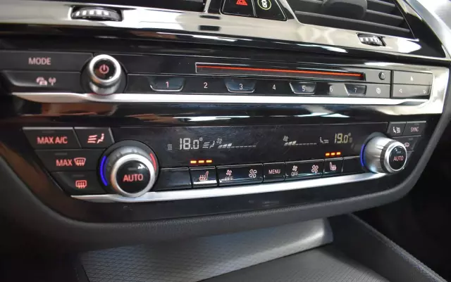 BMW Seria 5 520d M Sport