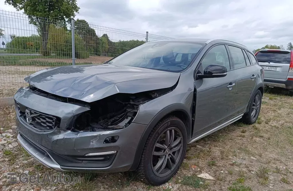 VOLVO V60 Cross Country 