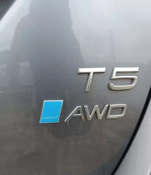 VOLVO V60 Cross Country 