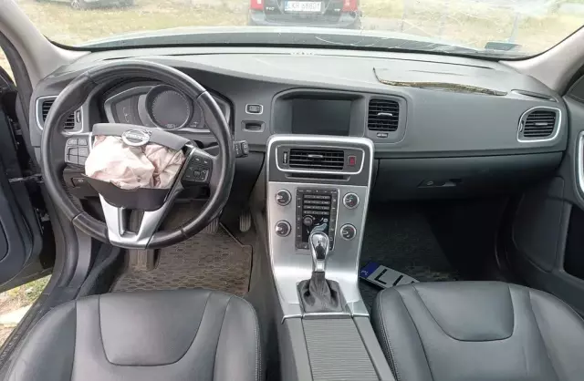 VOLVO V60 Cross Country 