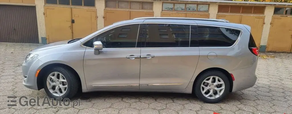 CHRYSLER Pacifica 